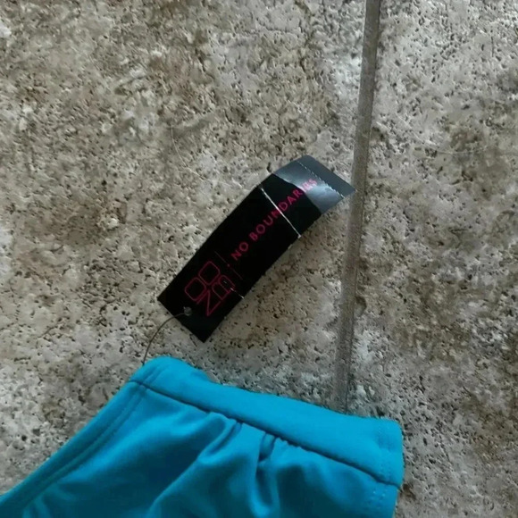 NWT halter bikini top XL - Picture 4 of 4